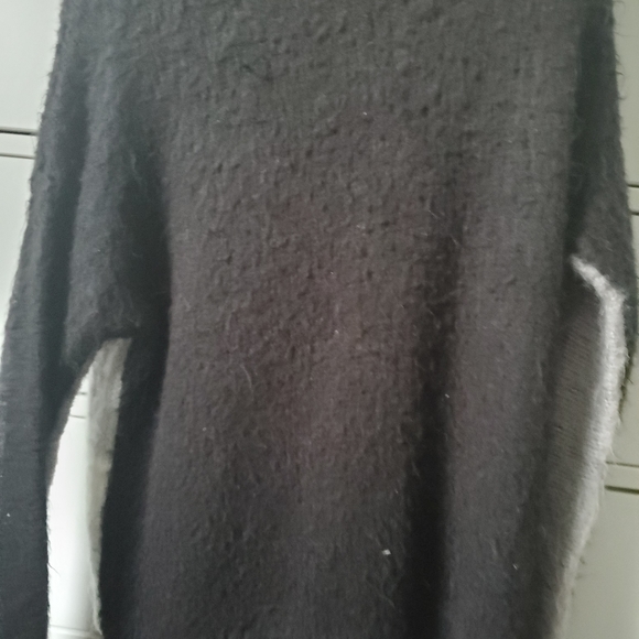 Simply vera by Vera Wang black and gray sweater size xs fits very oversized - Picture 6 of 6